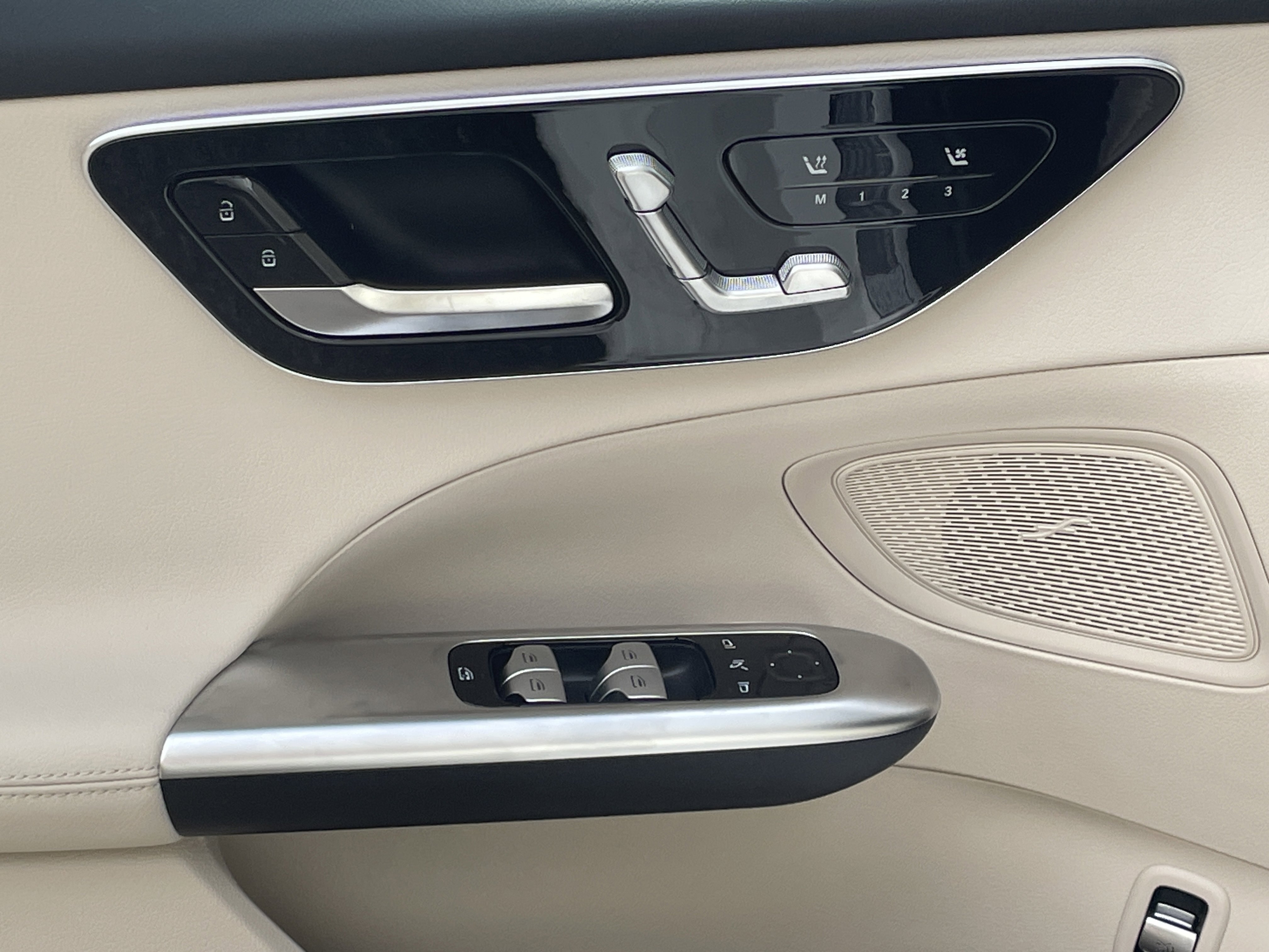 New 2026 Polar White Mercedes-Benz C 300 Sedan image 17