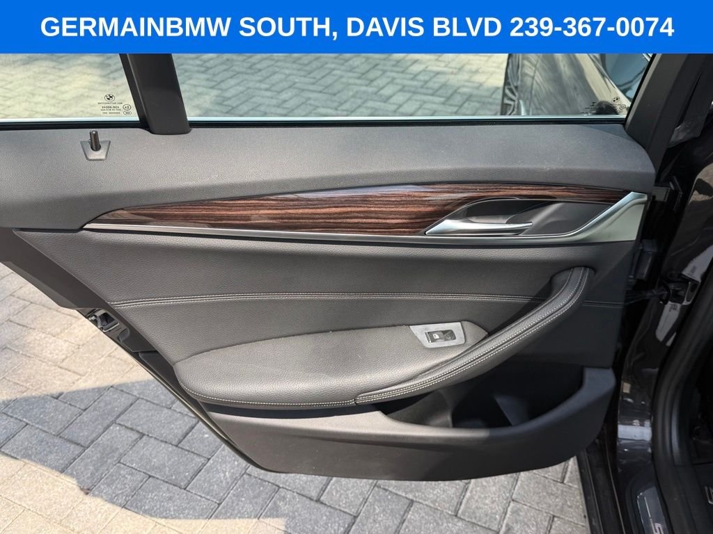 Used 2018 Dark Graphite BMW 530i xDrive image 18