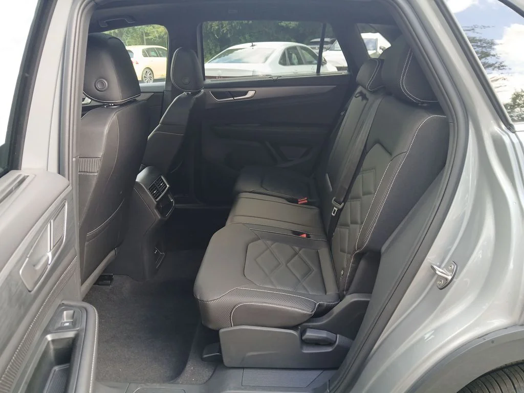 2026 Volkswagen Atlas Cross Sport SE w/Tech - Photo 24