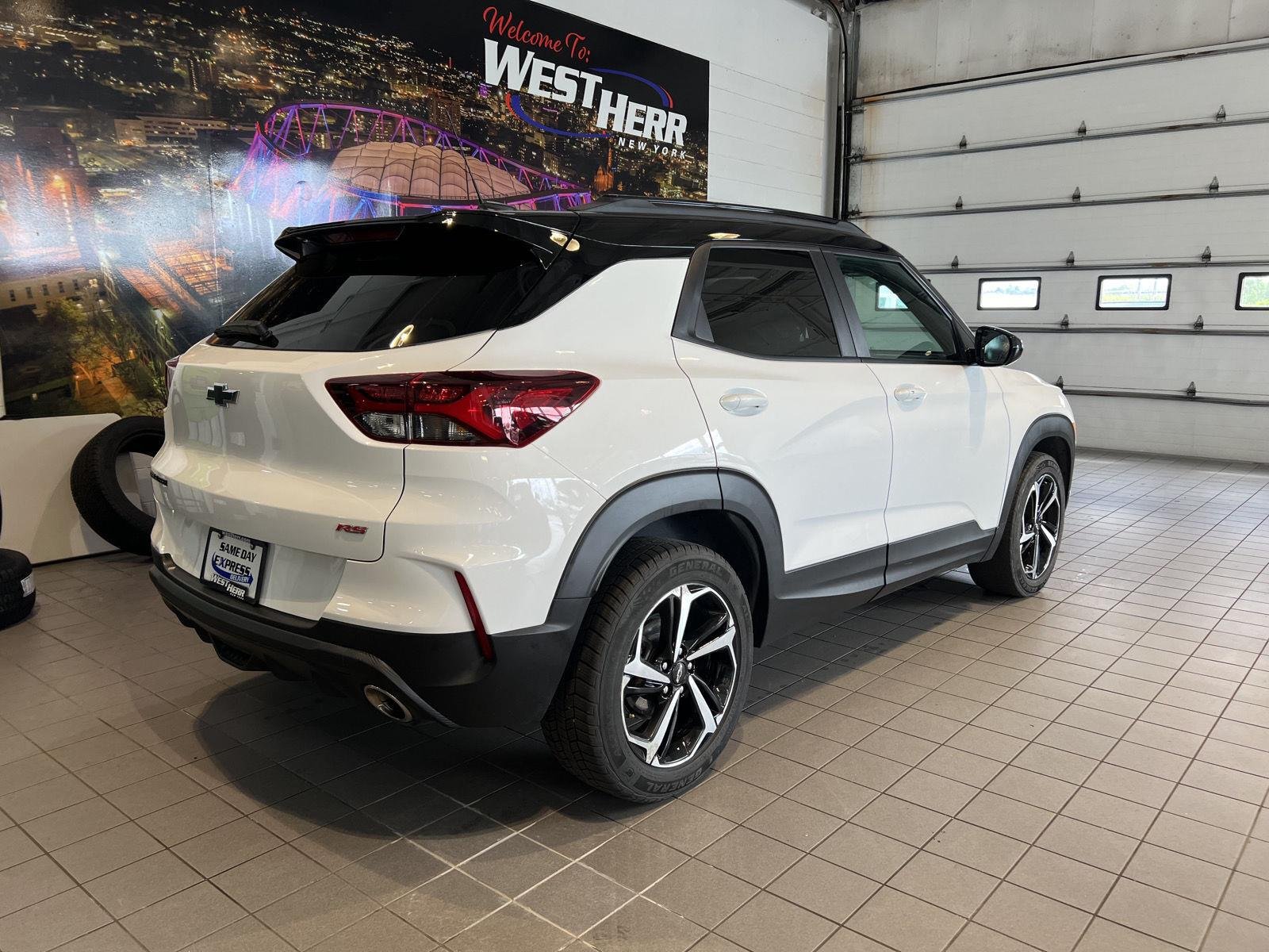 Used 2023 Summit White Chevrolet RS image 7