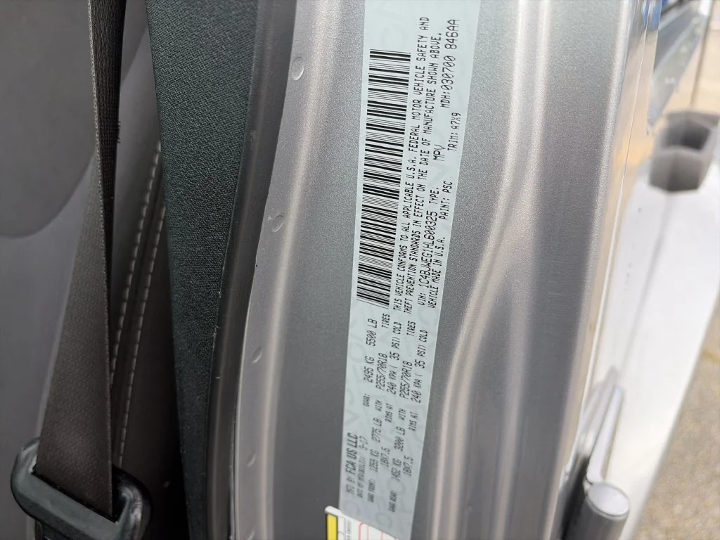 Used 2017 Silver Jeep Unlimited Sahara image 32