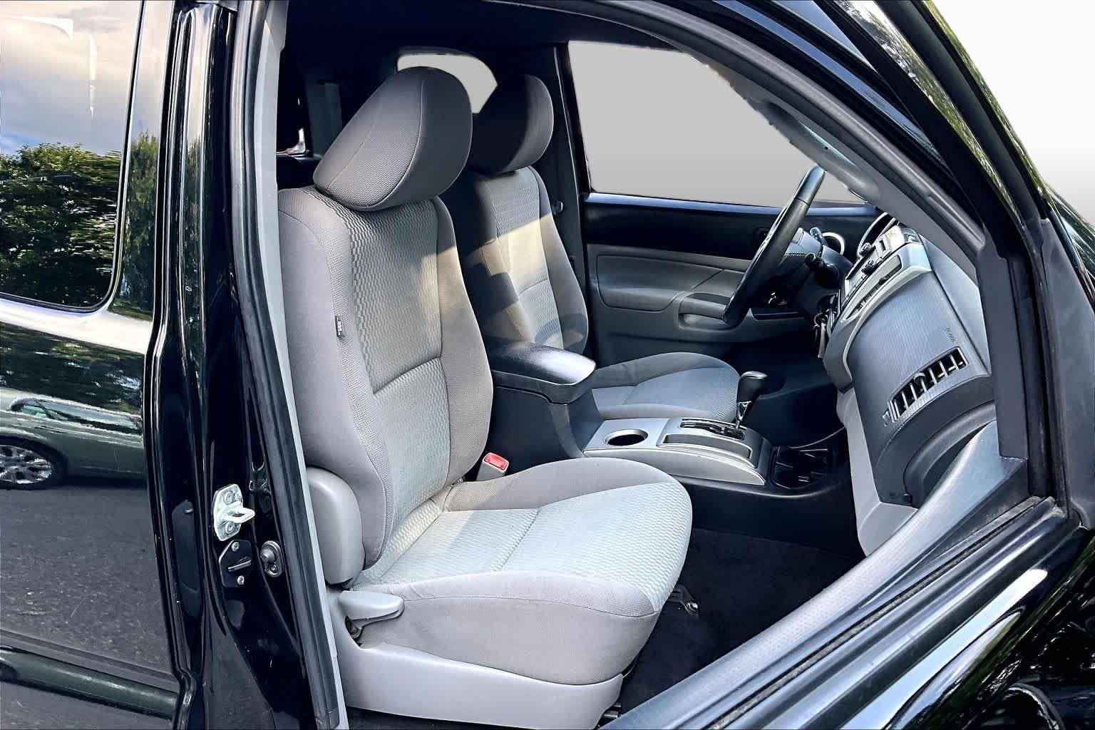 Used 2013 Black Toyota  image 8