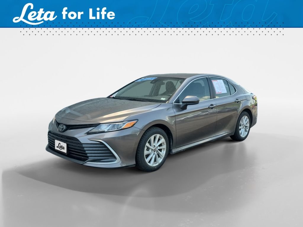 2023 Toyota Camry LE - Photo 1
