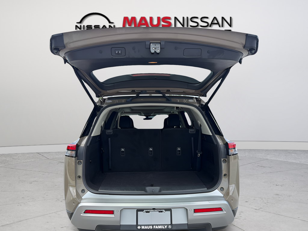 Certified Used 2024 Beige Nissan Platinum image 9