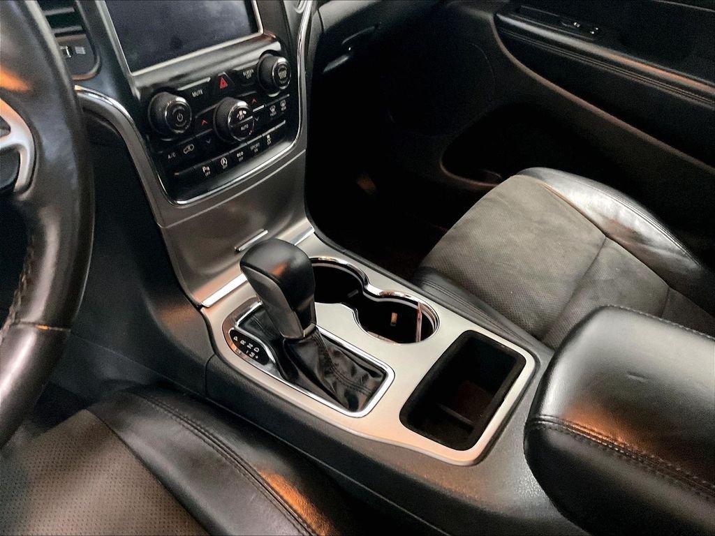Used 2018 White Jeep Altitude image 20
