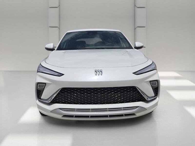 Used 2025 White Frost BUICK FWD 4DR AVENIR image 8