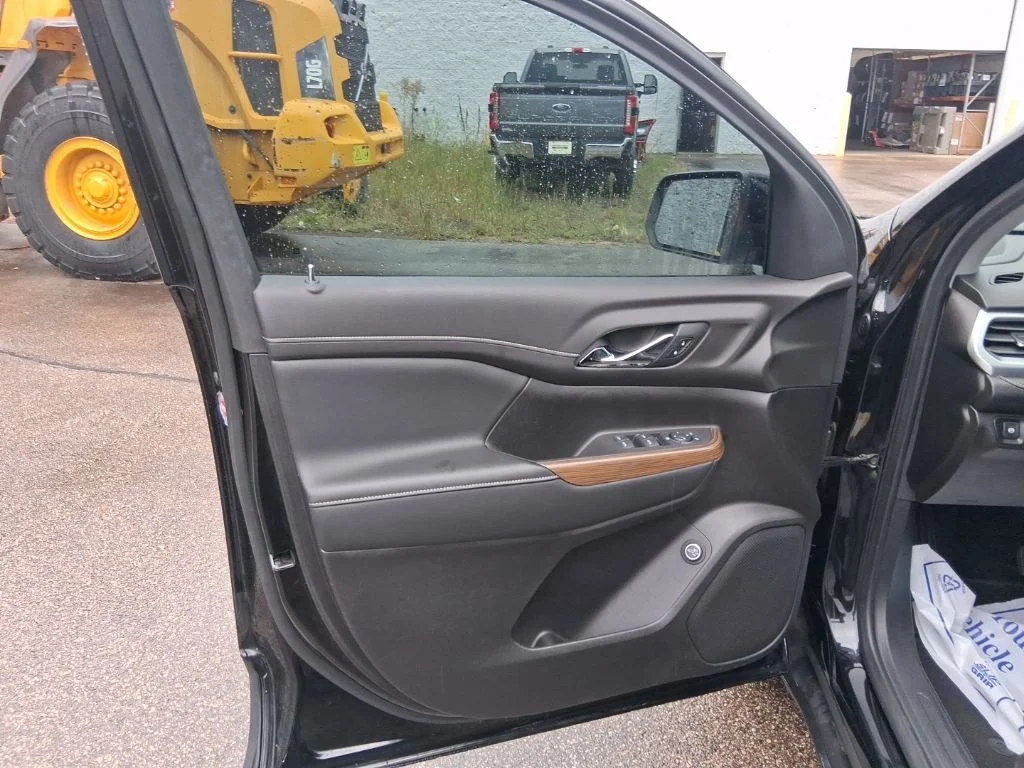Used 2020 Ebony Twilight Metallic GMC SLE image 14