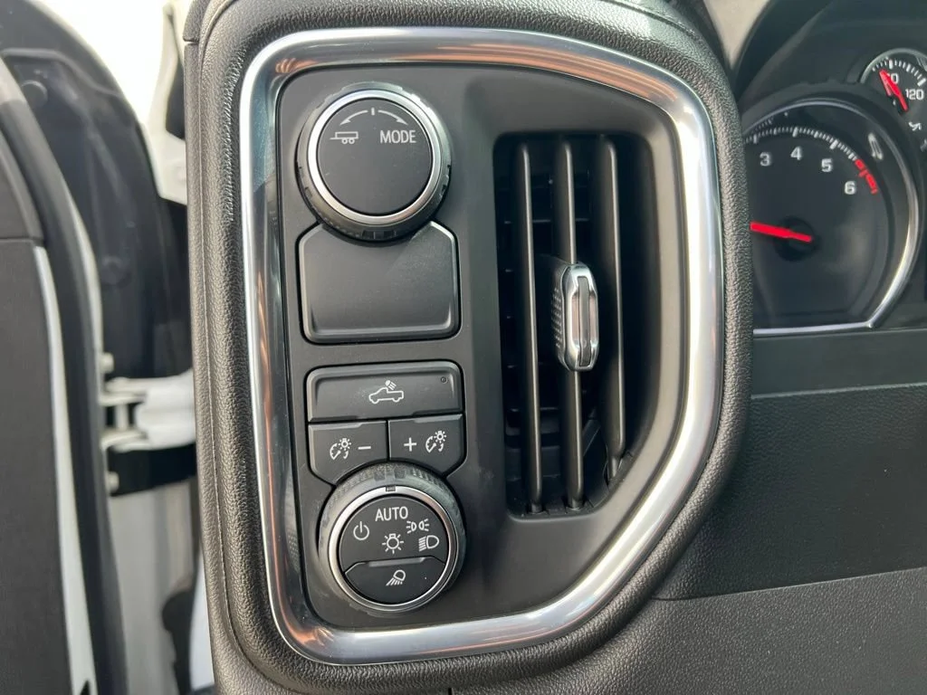 Used 2021 Summit White Chevrolet LT image 11