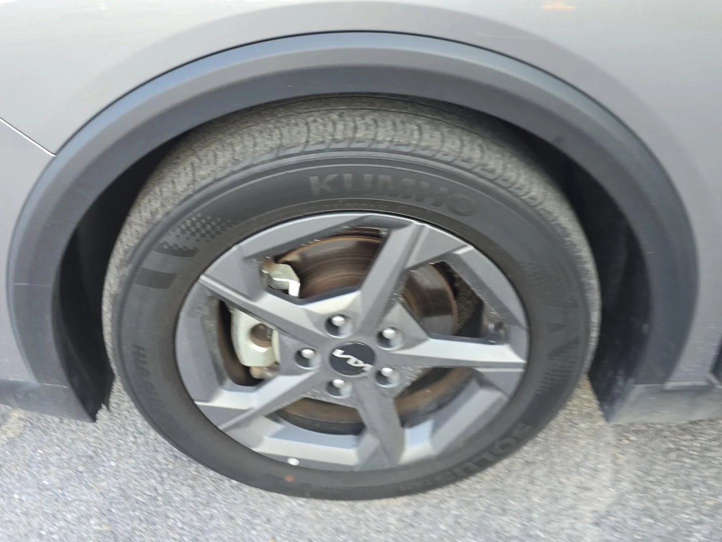 Used 2025 Steel Gray Kia LXS image 18
