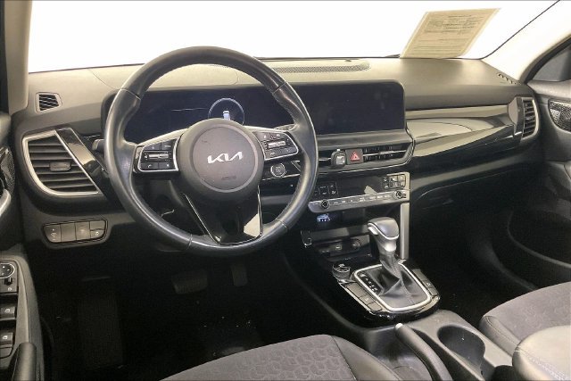 Used 2024 Blue Kia S image 3