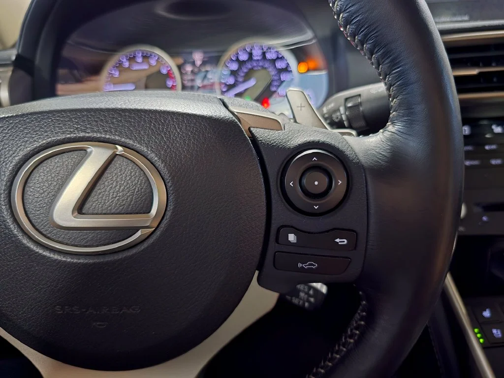 Used 2016 White Lexus 200t image 17