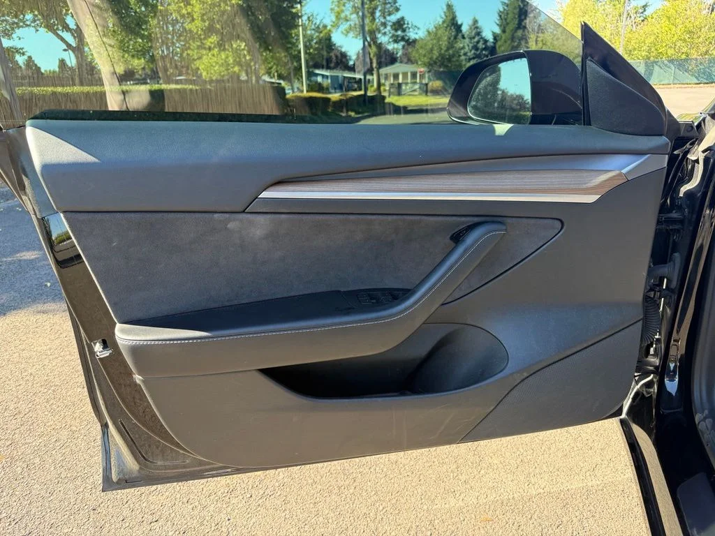 Used 2021 Solid Black Tesla Standard Range Plus image 15