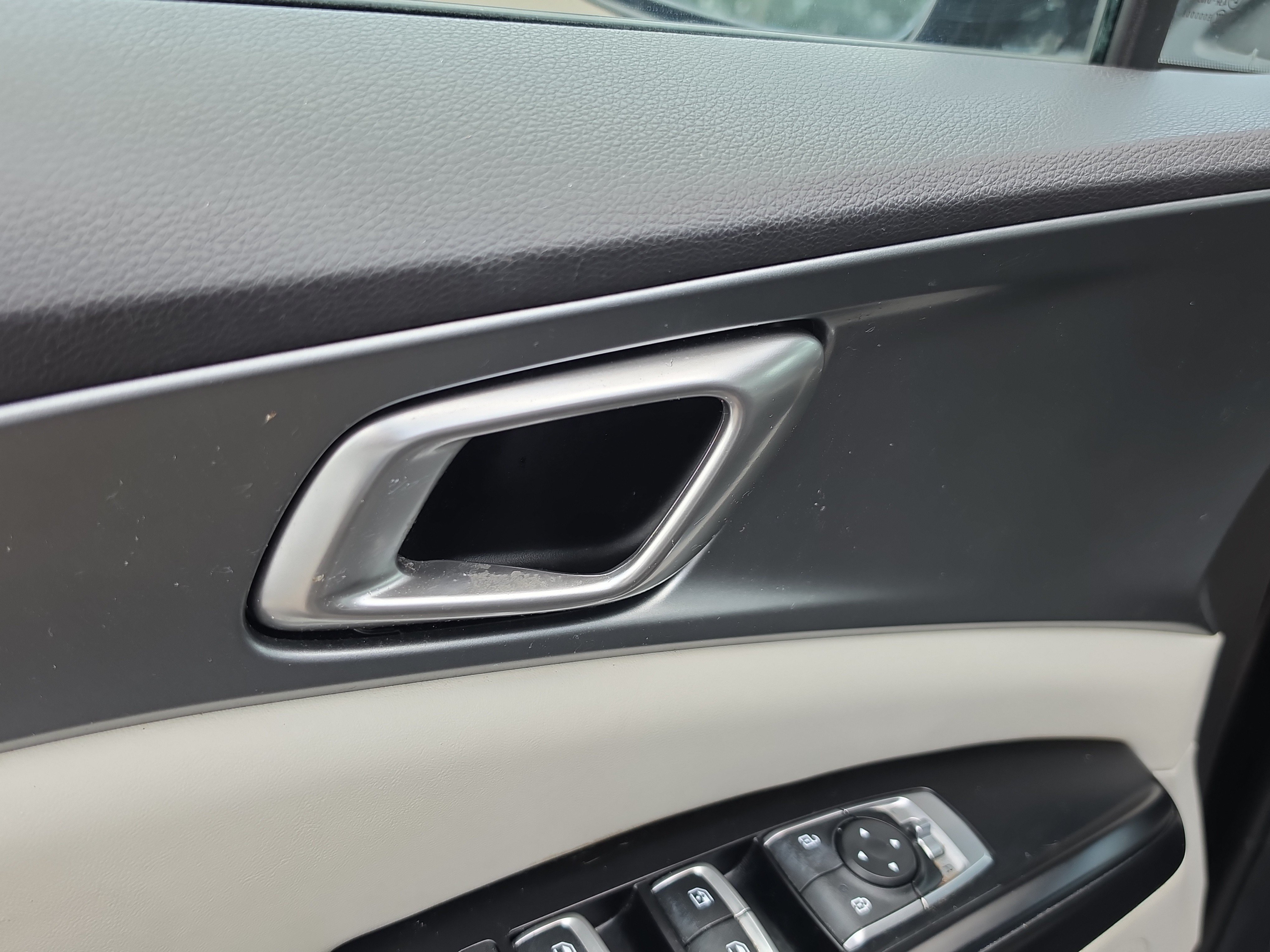 Certified Used 2024 Panthera Metal Kia LX image 18
