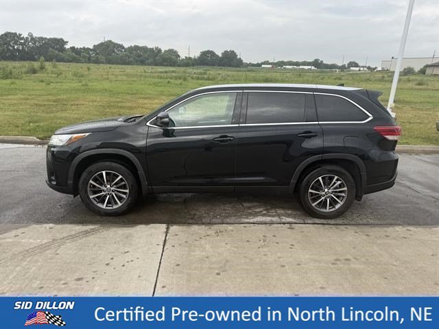 Certified Used 2019 Midnight Black Metallic Toyota XLE image 2