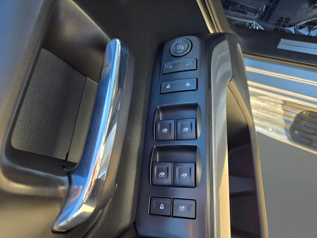 Used 2017 Silver Chevrolet LT image 21