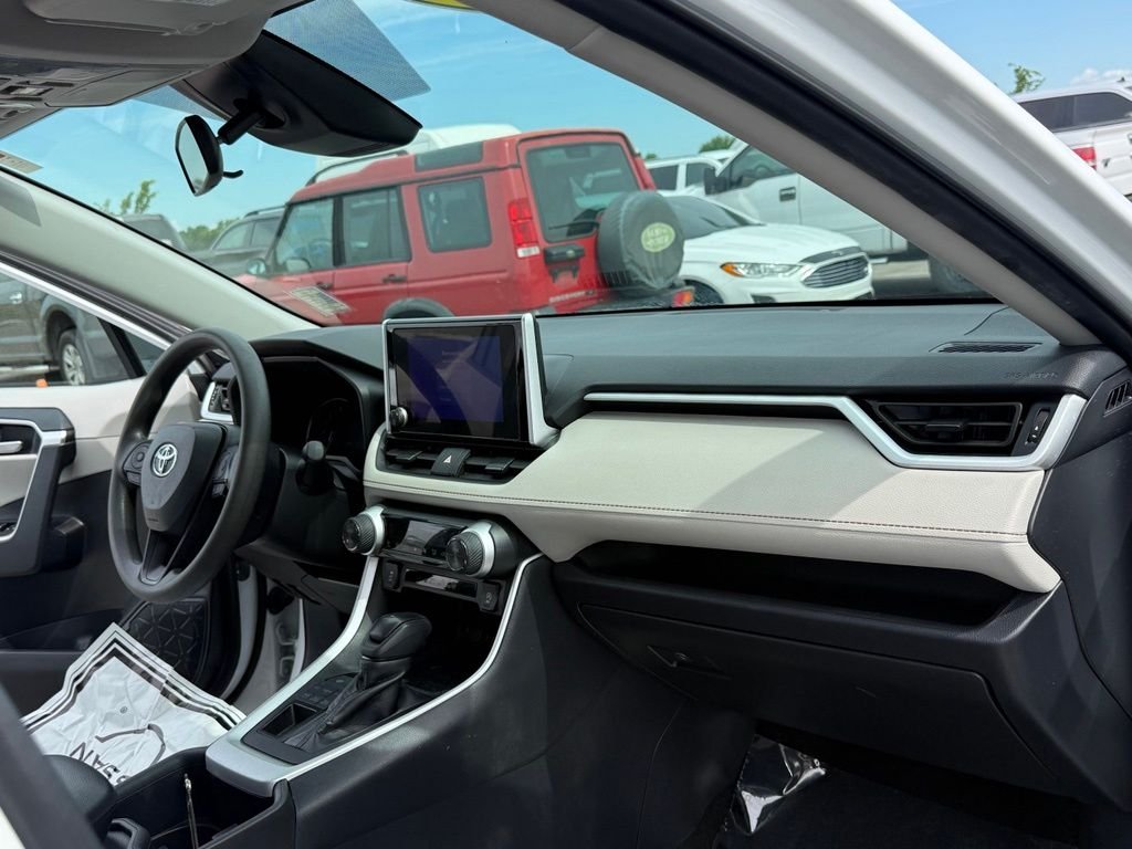 Used 2025 Ice Toyota XLE image 15