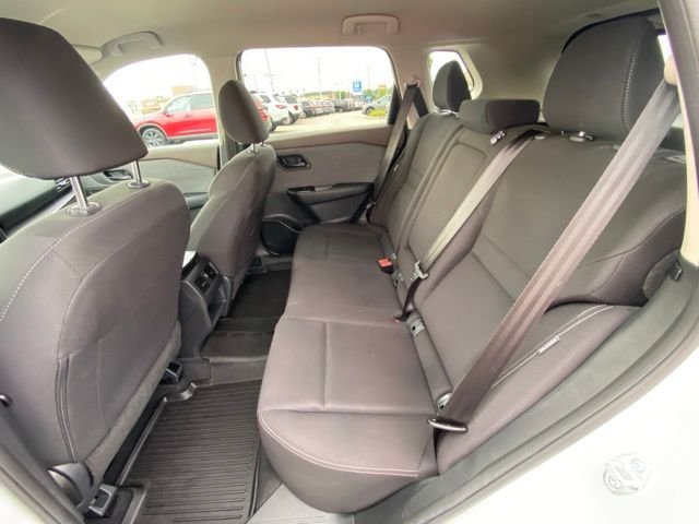 Used 2023 Glacier White Nissan S image 25