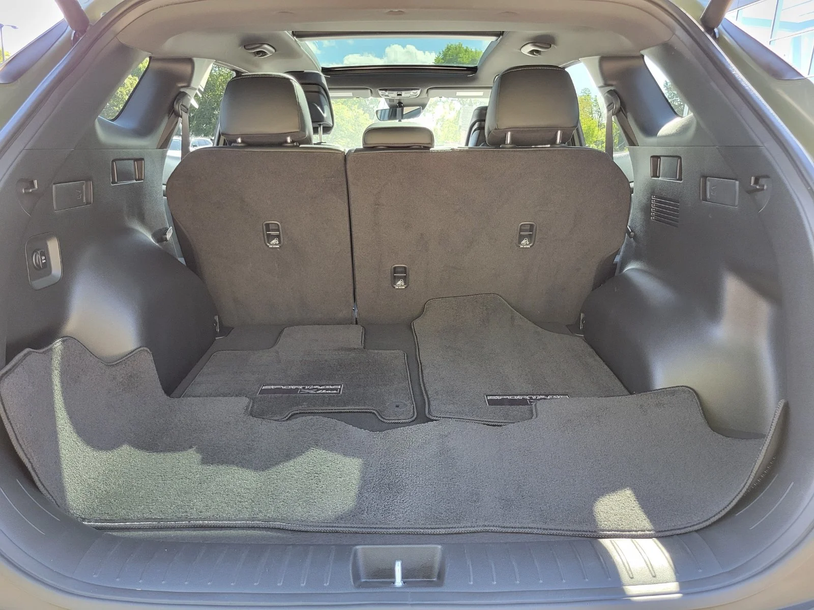Certified Used 2025 Green Kia X-Line image 29