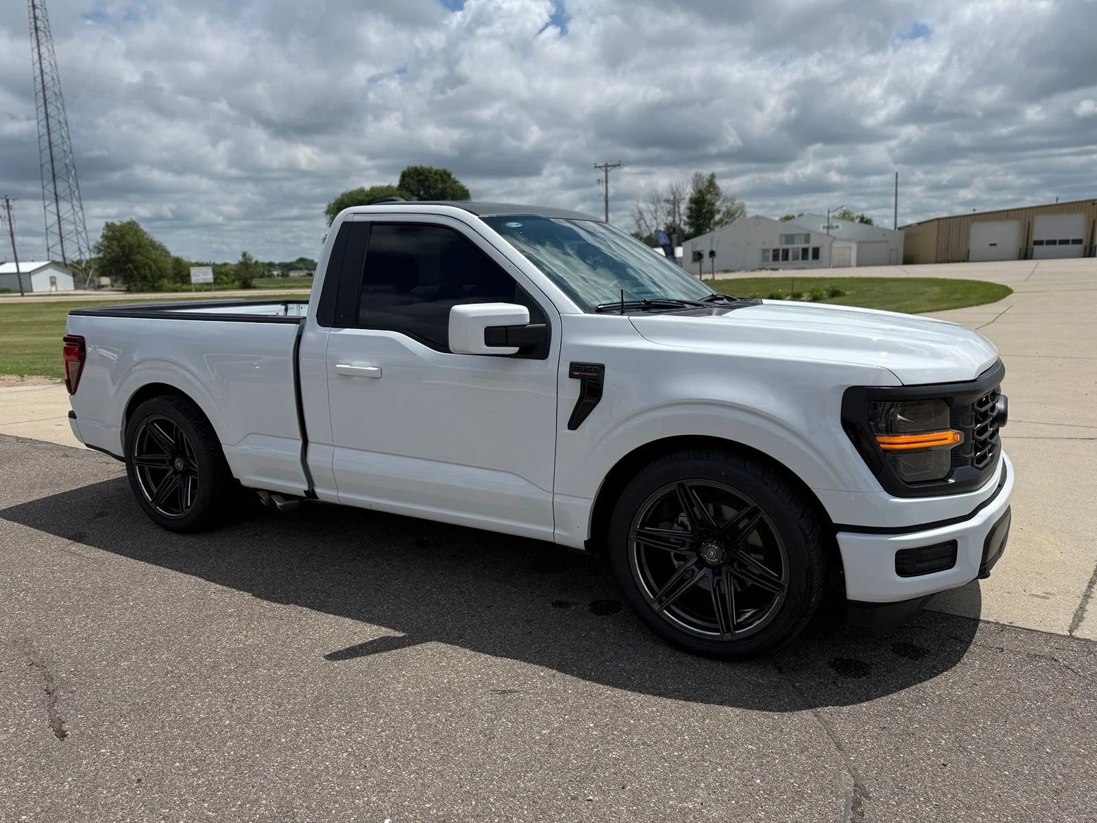New 2026 Oxford White Ford XL image 10