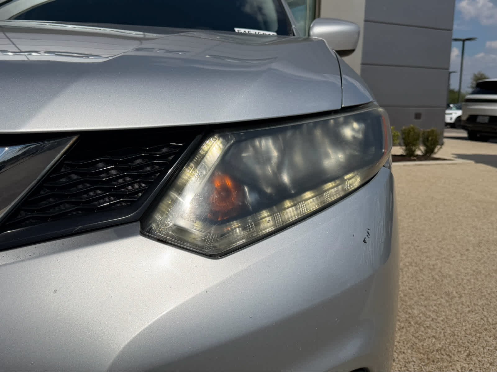Used 2016 Brilliant Silver Nissan S image 9