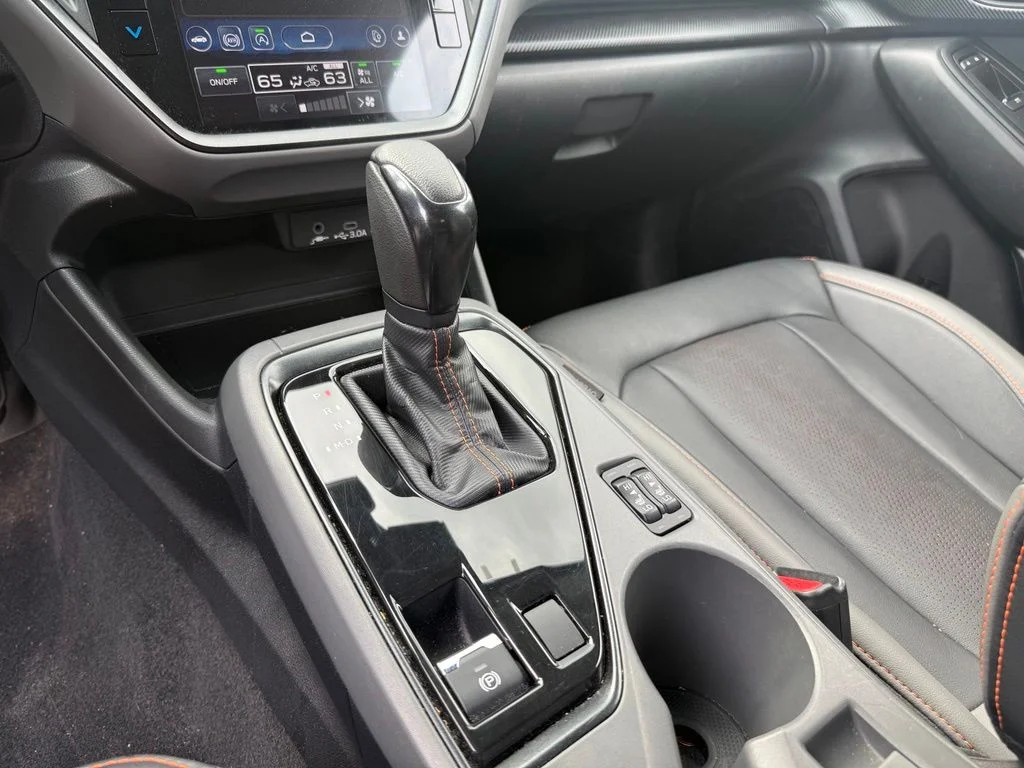Used 2024 Ice Silver Metallic Subaru Limited image 15