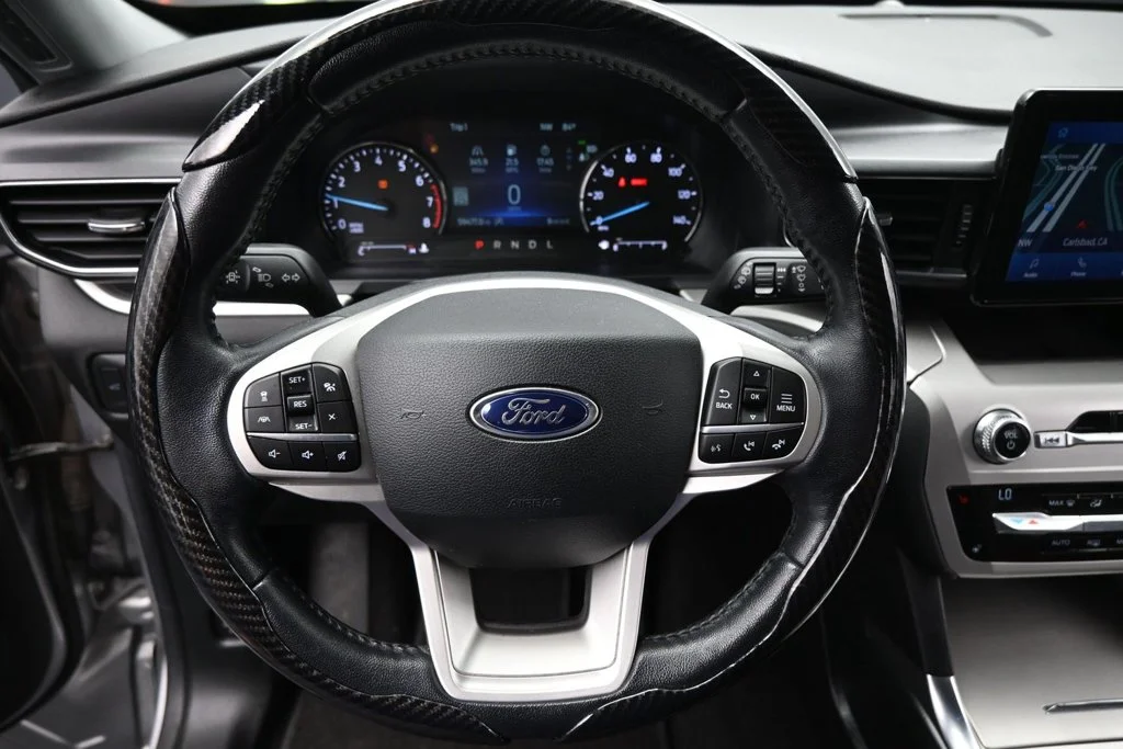 Used 2021 Silver Ford XLT image 11