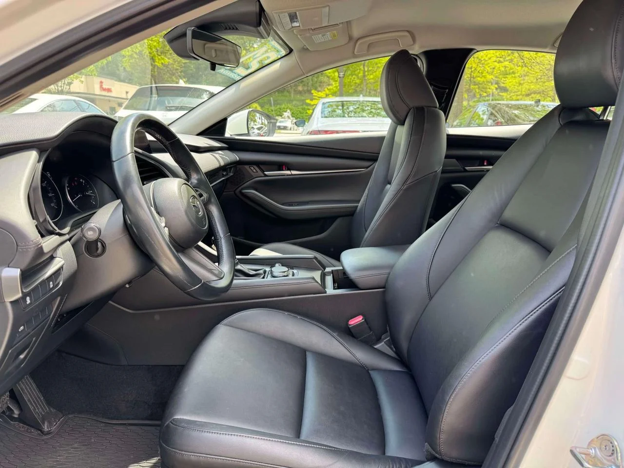 Used 2021 Snowflake White Pearl Mica Mazda Select image 18
