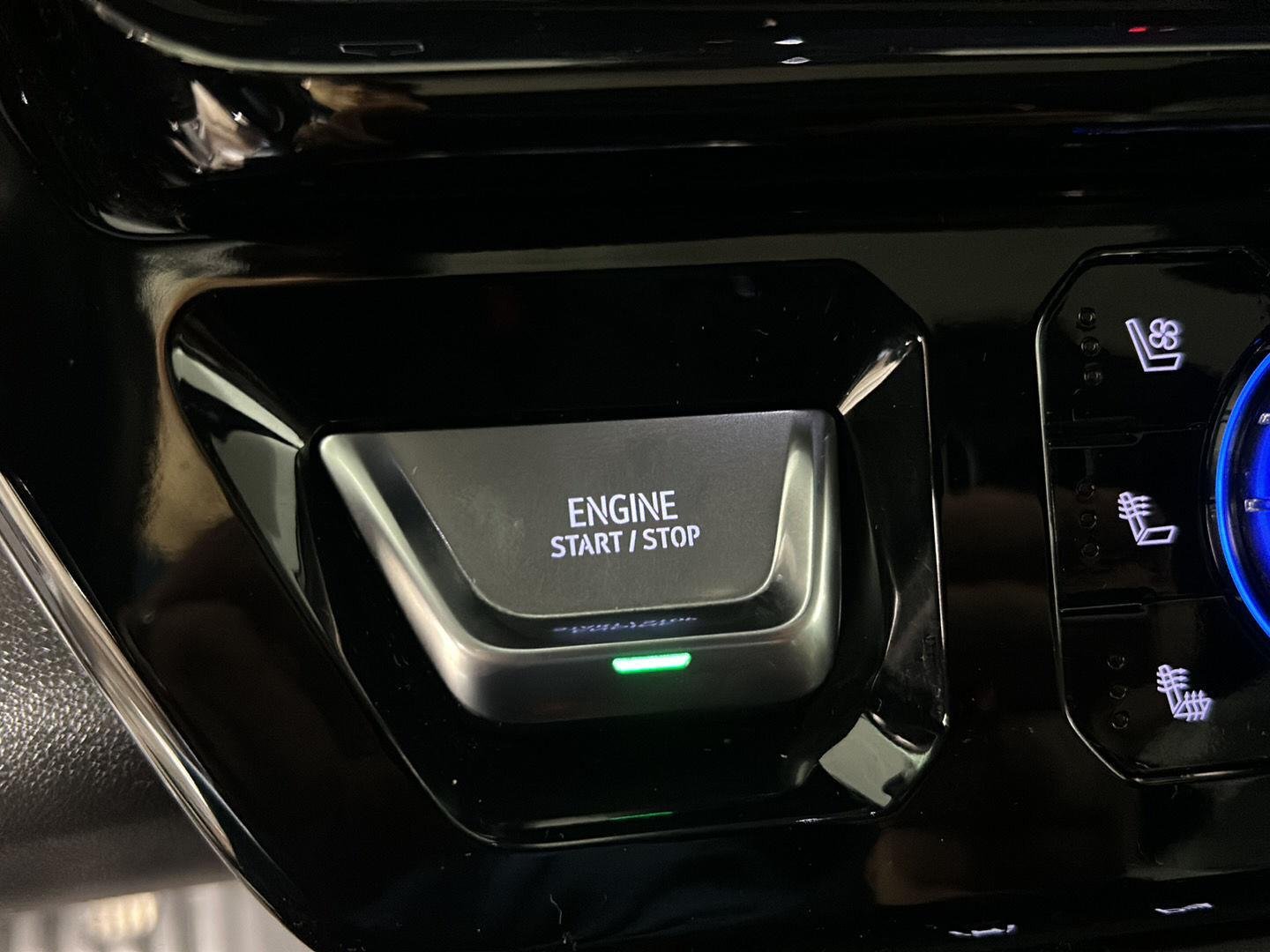 Used 2025 Volcanic Red Tintcoat GMC AT4 image 30