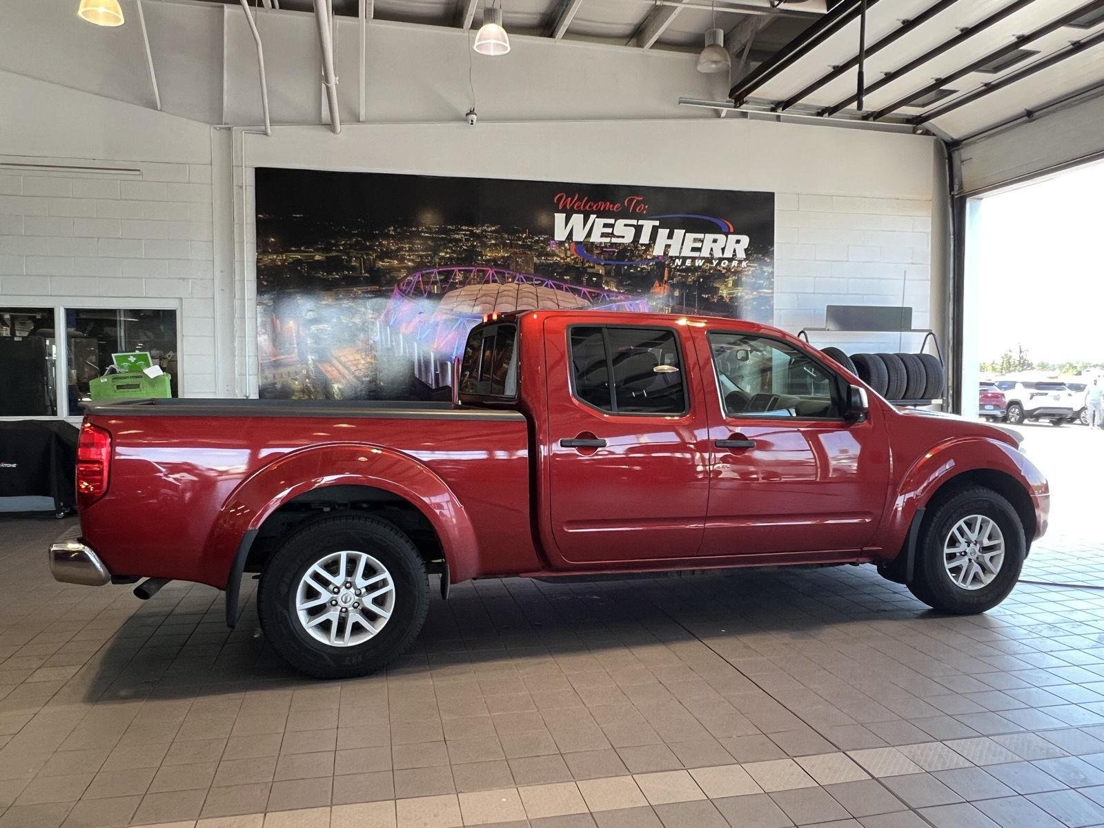 Used 2016 Lava Red Nissan SV image 9