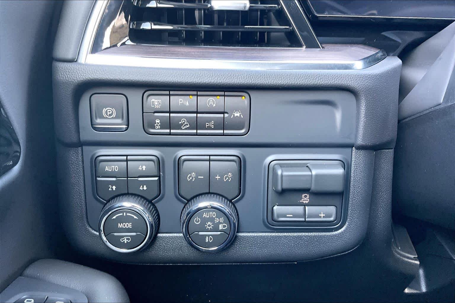 2026 Chevrolet Tahoe Z71 - Photo 18
