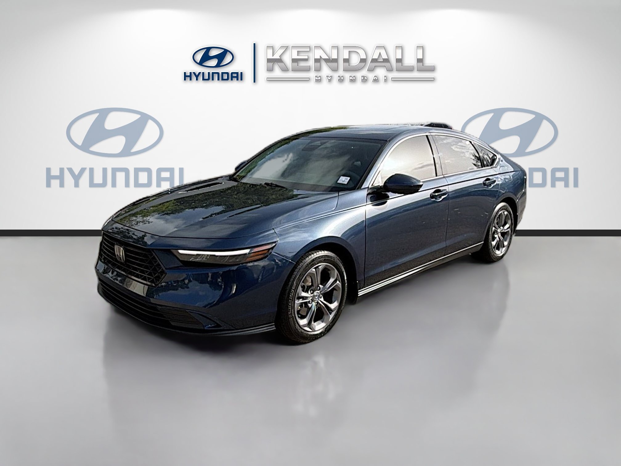 Used 2024 Canyon River Blue Metallic Honda EX image 3