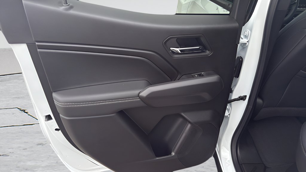 New 2026 Summit White Chevrolet LT image 38
