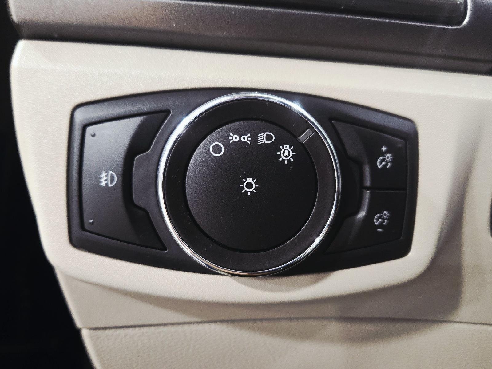 Used 2017 Lightning Blue Ford SE image 15