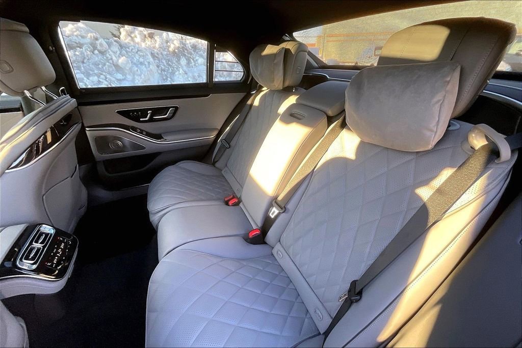 New 2026 Obsidian Black Metallic Mercedes-Benz S 580 image 23
