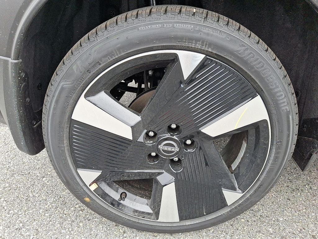 New 2026 Gray Nissan SR image 5