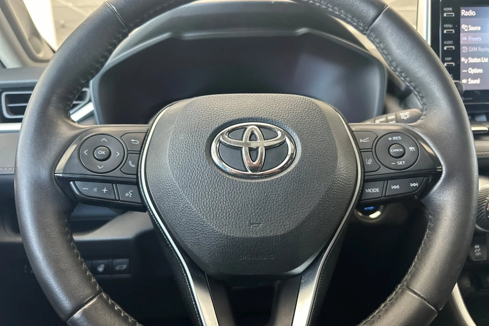 Certified Used 2021 Silver Sky Metallic Toyota XLE Premium image 22