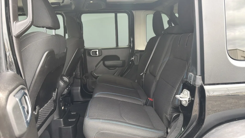 Used 2025 Black Jeep Rubicon image 14