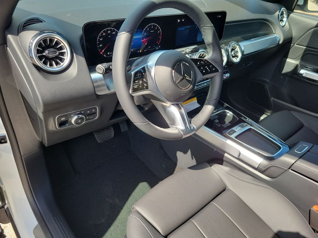 New 2026 Polar White Mercedes-Benz GLB 250 image 20