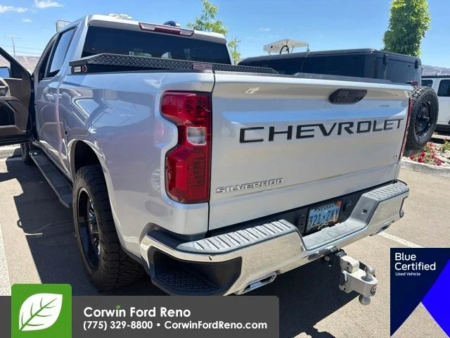 Used 2022 Silver Ice Metallic Chevrolet LT image 5