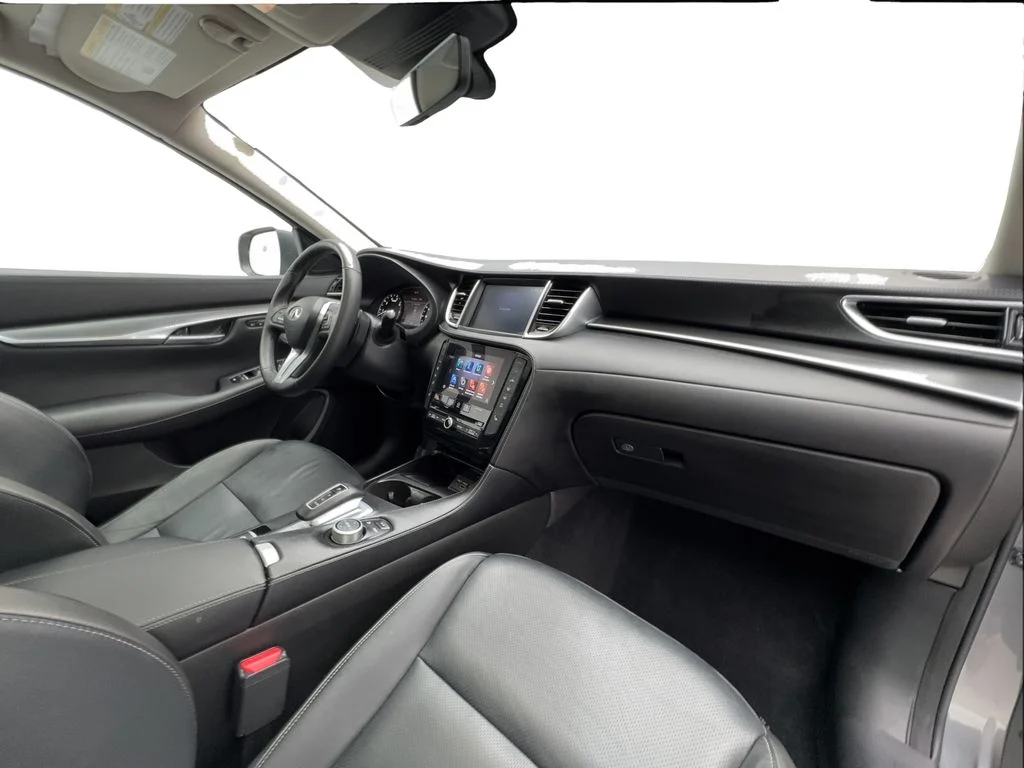 Used 2025 Gray INFINITI LUXE image 32