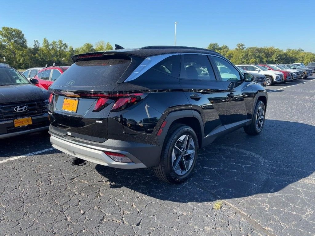 Used 2026 Black Hyundai SEL image 3