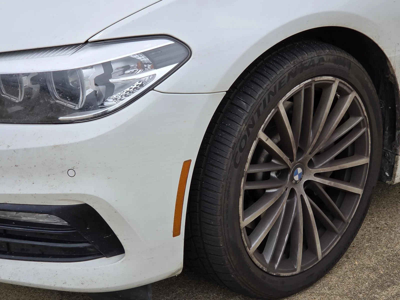 Used 2018 Mineral White Metallic BMW 530i image 2