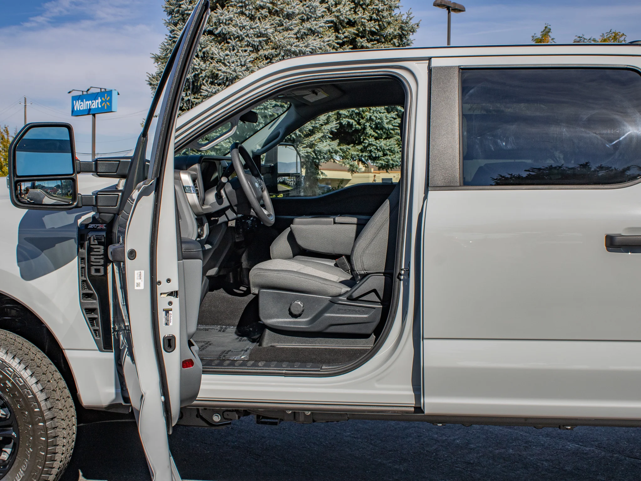 New 2026 Avalanche Ford F-350® XL image 24