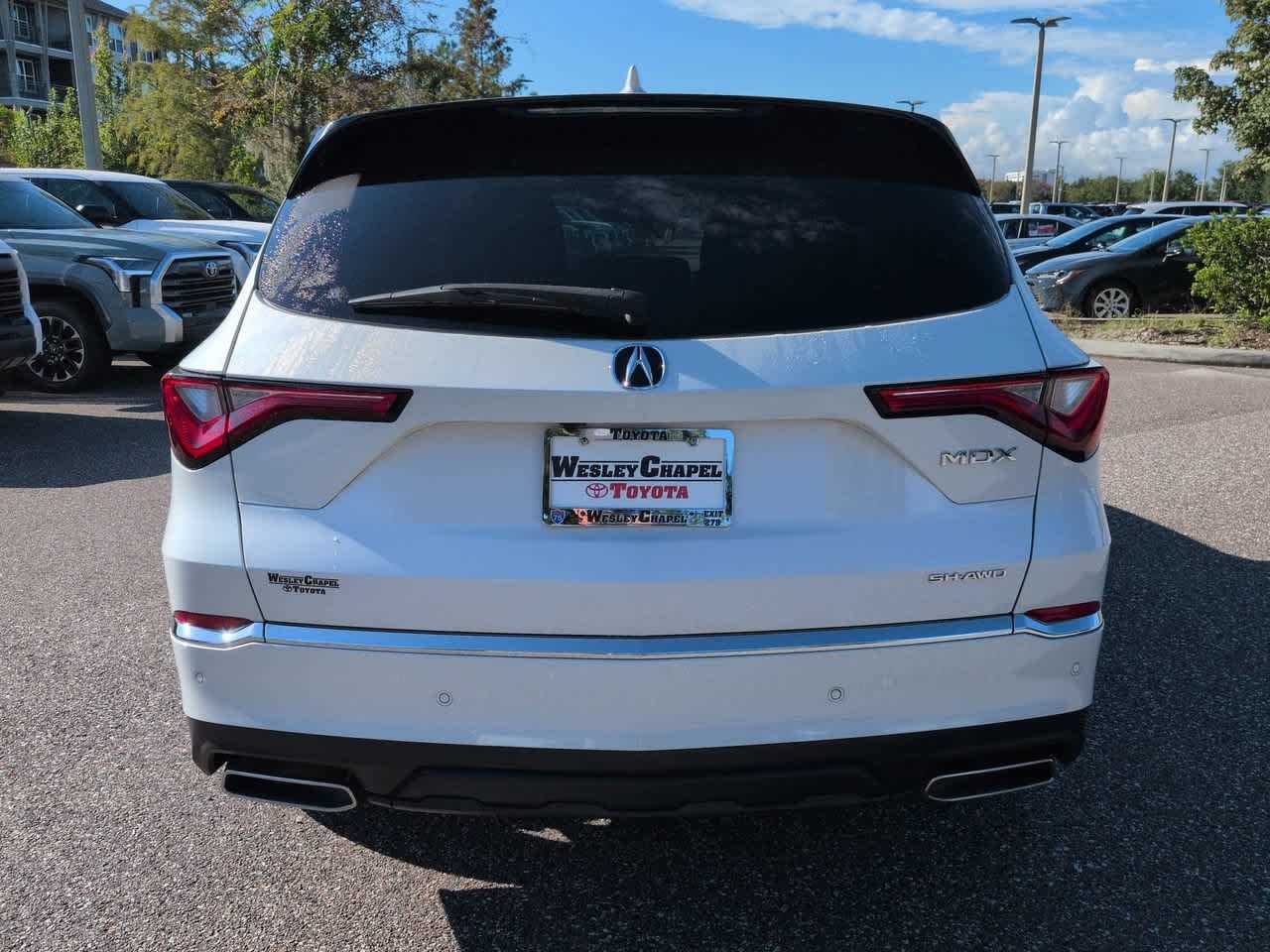 Used 2023 Platinum White Pearl Acura w/Technology Package image 5