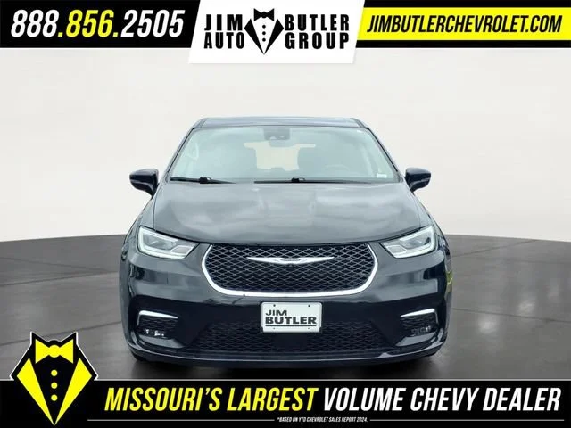 Used 2024 Black Chrysler Touring L image 28