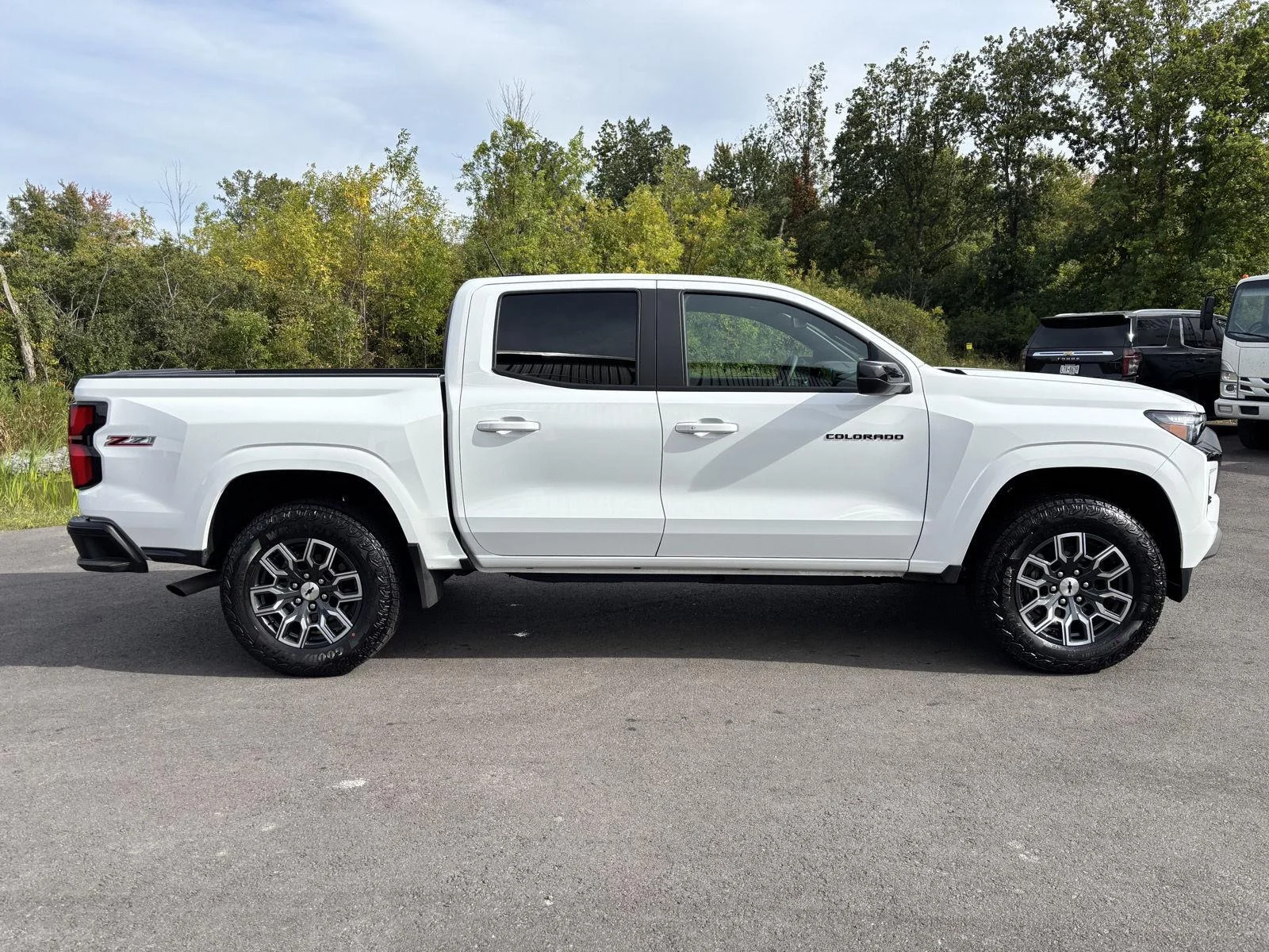 New 2026 Summit White Chevrolet Z71 image 15