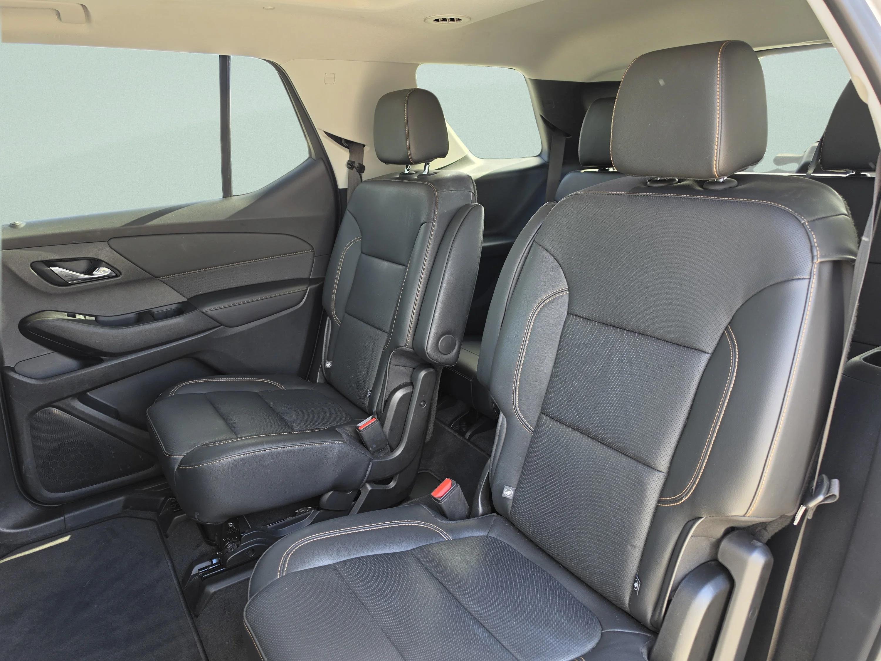 Used 2020 Silver Ice Metallic Chevrolet Premier image 23