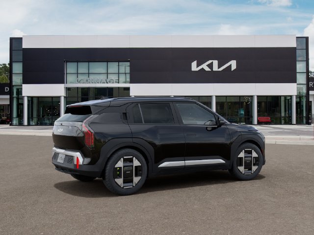 New 2027 Black Kia  image 6