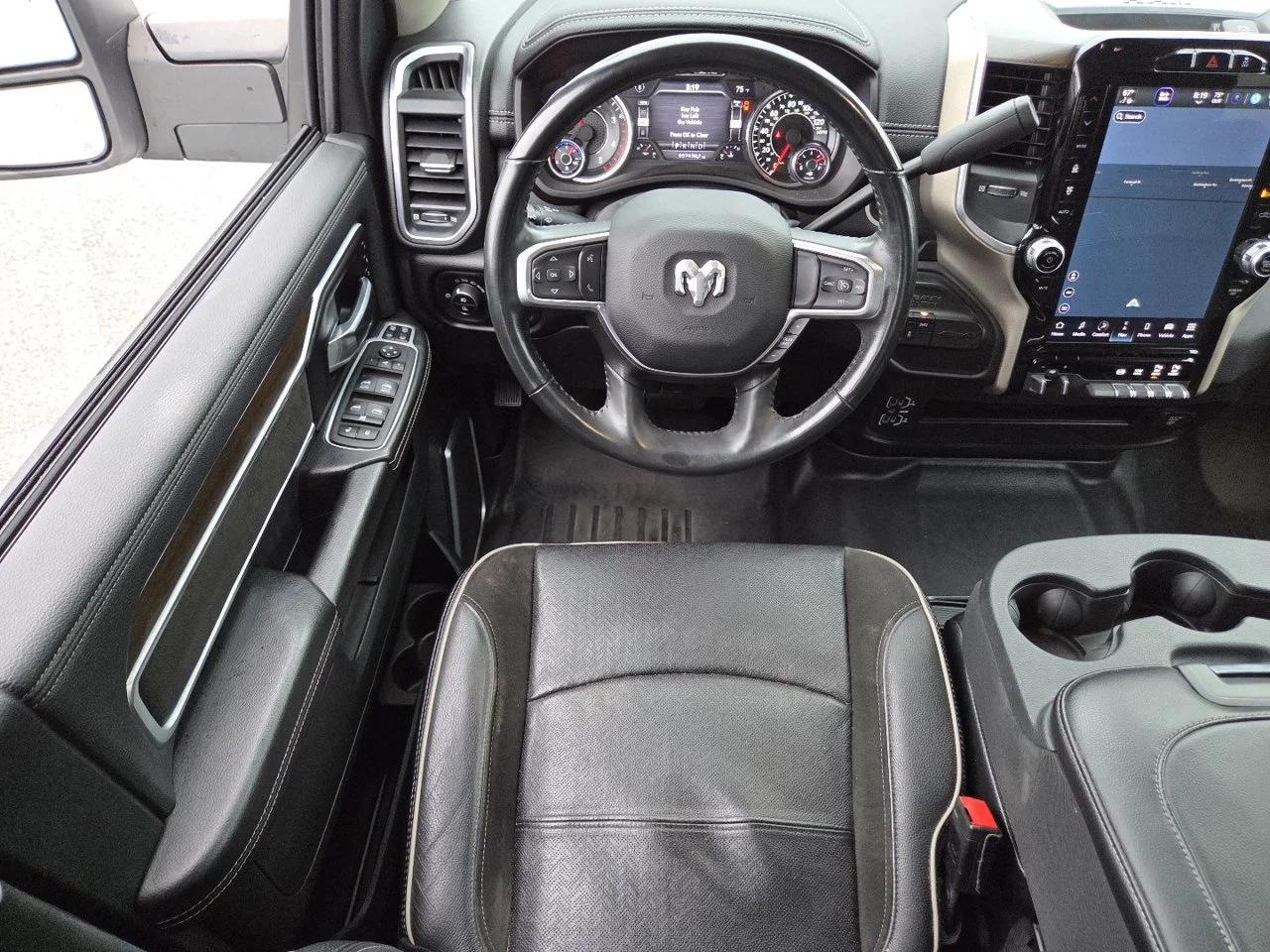 Used 2023  Ram Laramie image 27