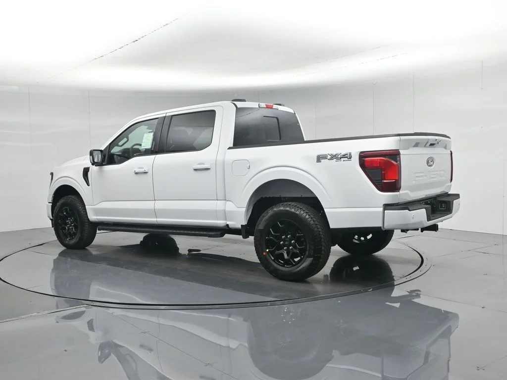 New 2026 Oxford White Ford XLT image 5